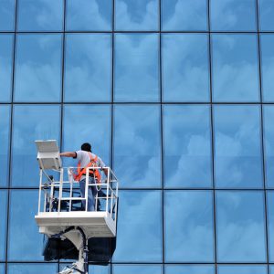 Glass-Cleaning-in-Height